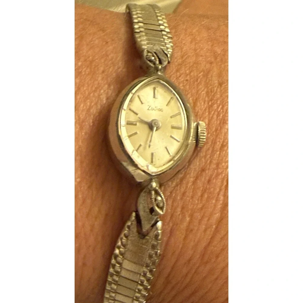 Vintage Zodiac Woman's Watch 10k R.G.P. Bezel Stainless Steel USA needs battery